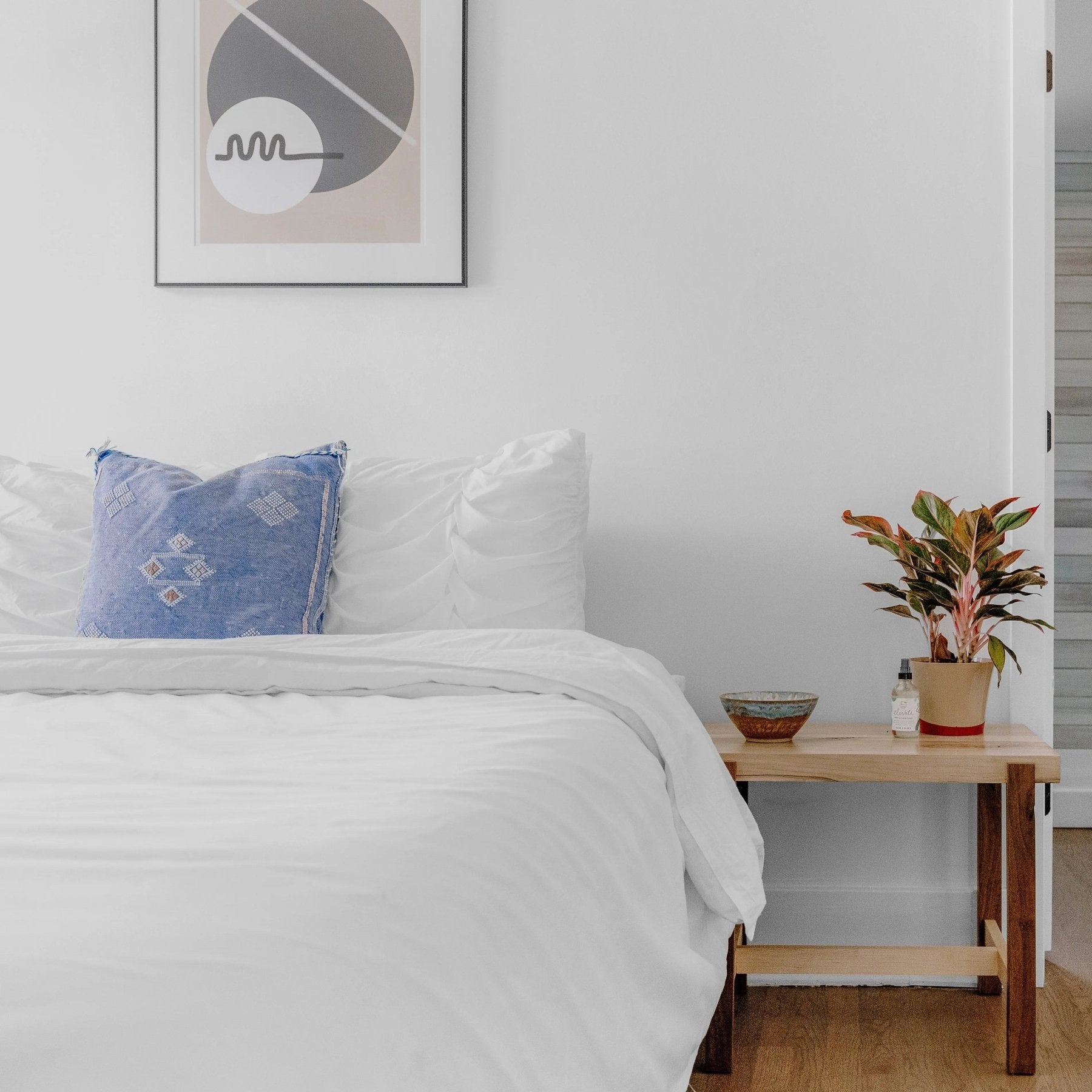 Case of Luxe Collection Pillowcase (Dozen) - Vacation Rental - The Linen Factory Wholesale