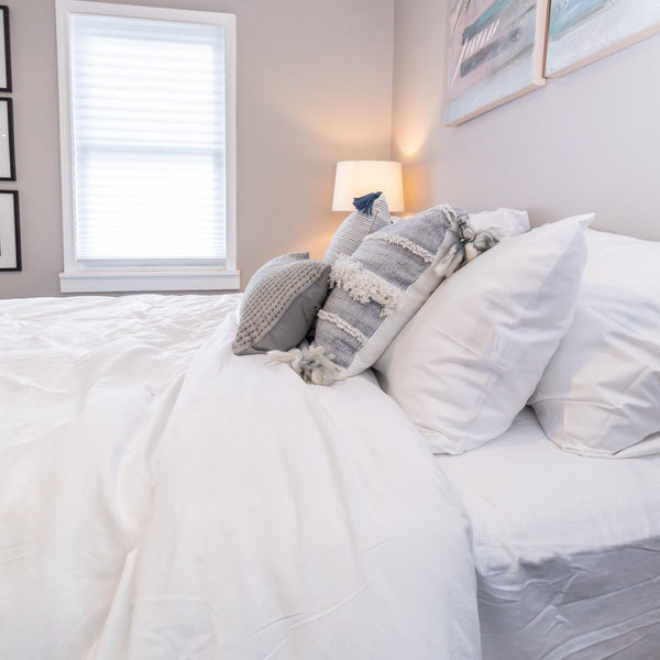 Choosing Pillows For Your Vacation Rental: Sleeping Pillows for Airbnb & VRBO Hosts