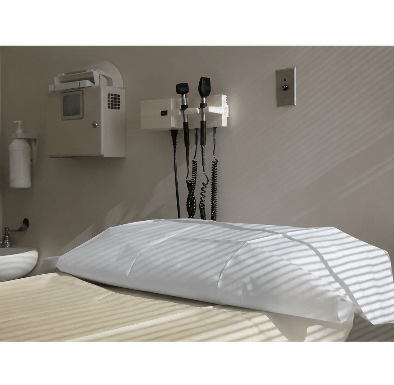 Premium Healthcare Fitted Sheet – T180 Cotton Blend (Dozen) | The Linen Factory | Wholesale